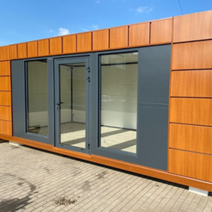 Als büro mit toilette ausgestatteter container Als büro mit toilette ausgestatteter container